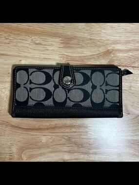 COACH VINTAGE Y2K SIGNATURE C BLACK LARGE WALLET Small